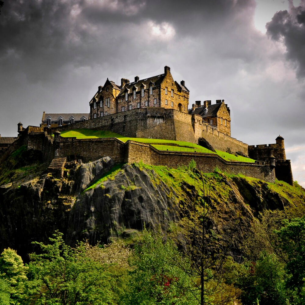 Edinburgh-Castle-Edinburgh-May-2010-Alexander-T-2000x1328