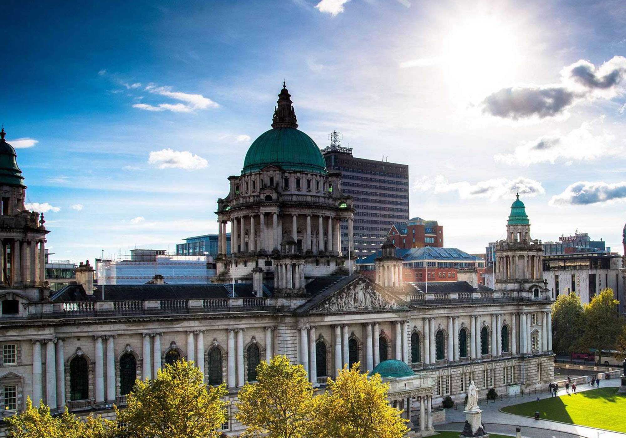 Столица северо. Белфаст столица. Северная Ирландия Белфаст. Belfast City Ирландия. Площадь Донегалл.